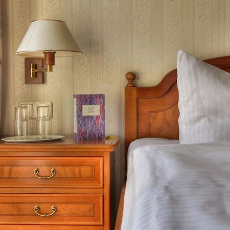 Hotel Am Markt Altentreptow ภายนอก รูปภาพ