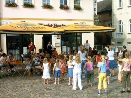 Hotel Am Markt Altentreptow ภายนอก รูปภาพ