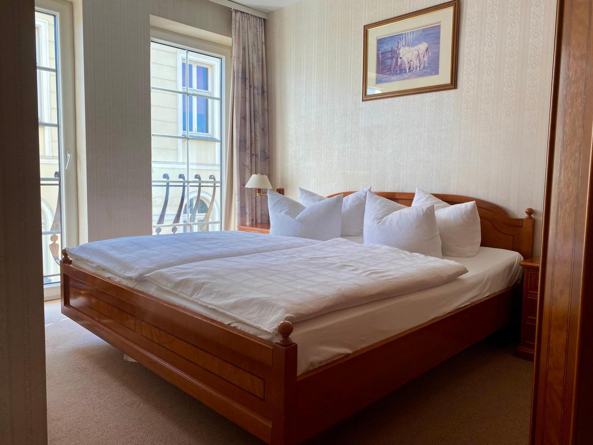 Hotel Am Markt Altentreptow ภายนอก รูปภาพ