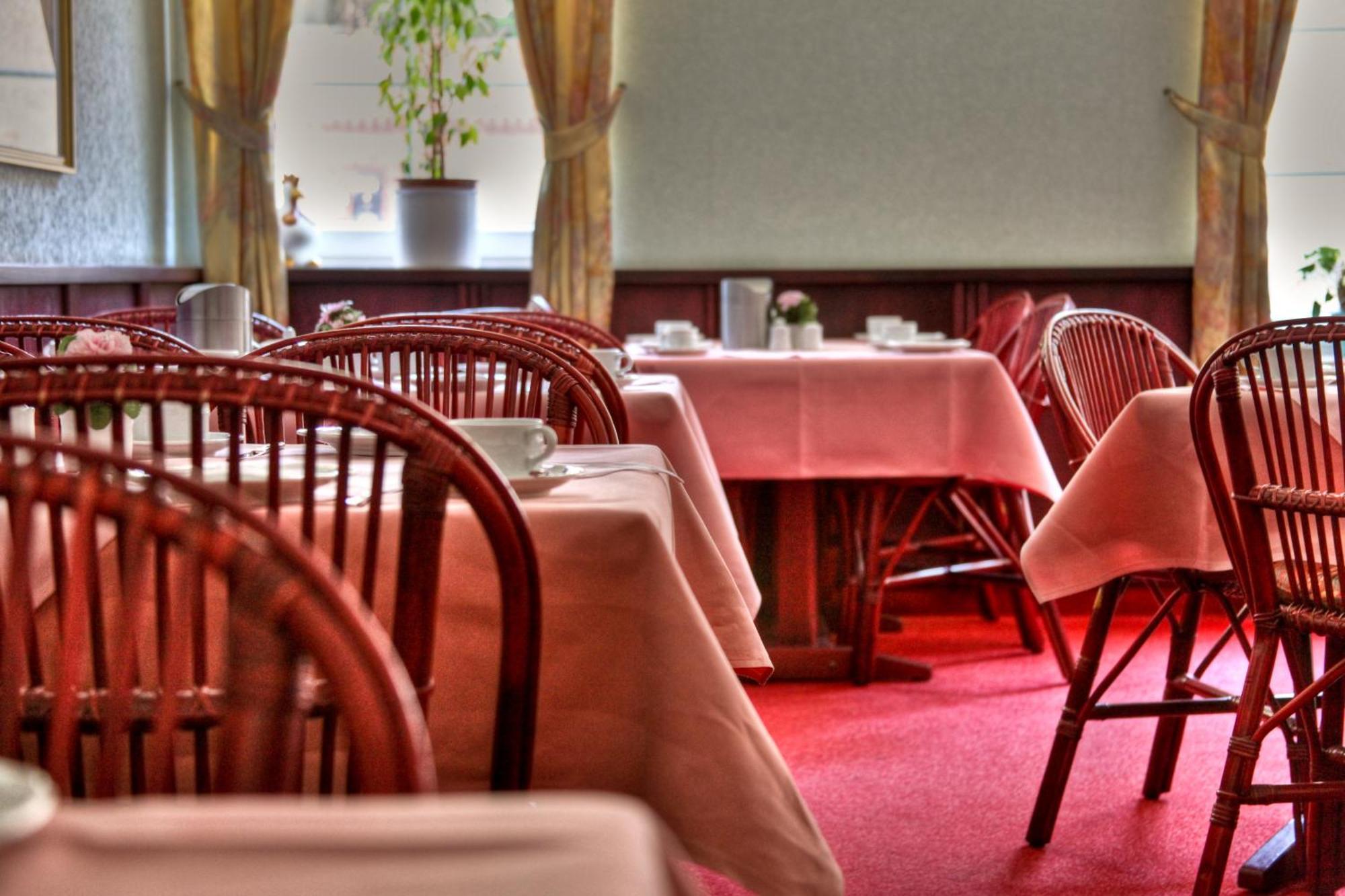 Hotel Am Markt Altentreptow ภายนอก รูปภาพ