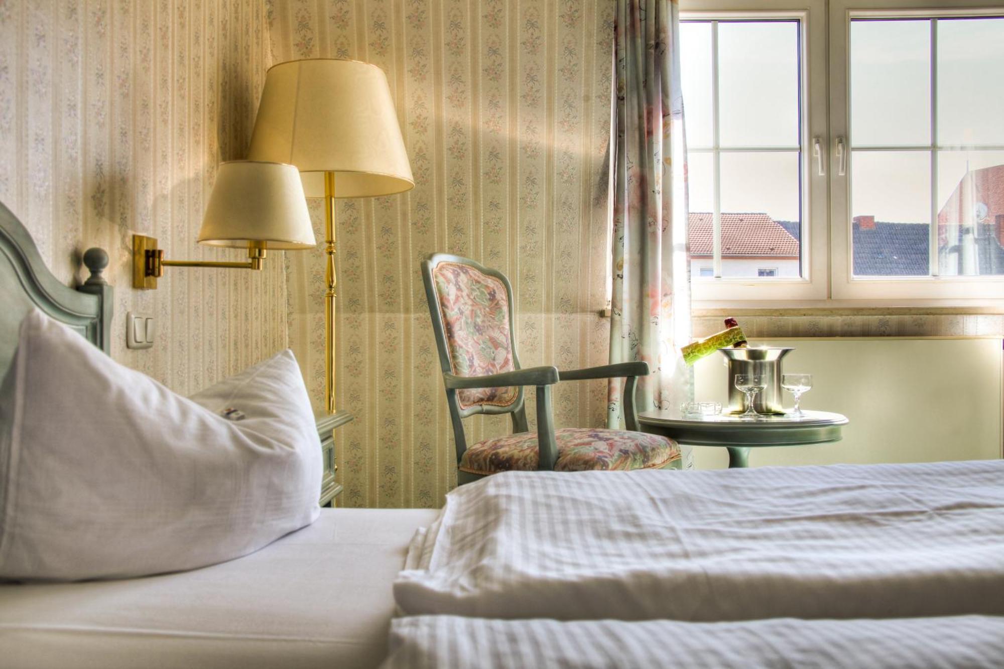 Hotel Am Markt Altentreptow ภายนอก รูปภาพ